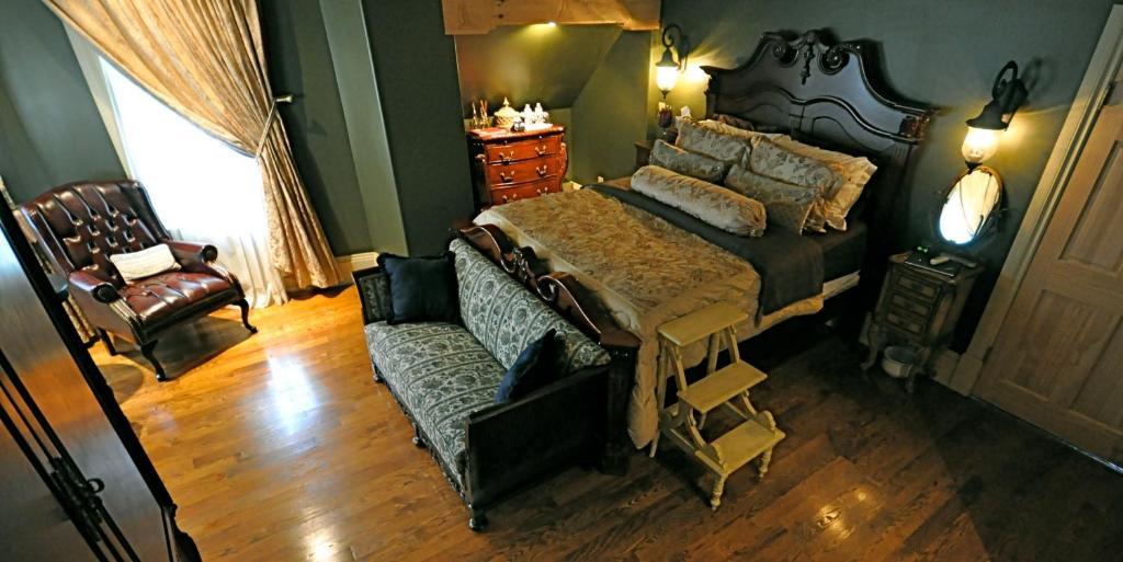 Creighton Manor Inn Bed & Breakfast Orillia Rum bild