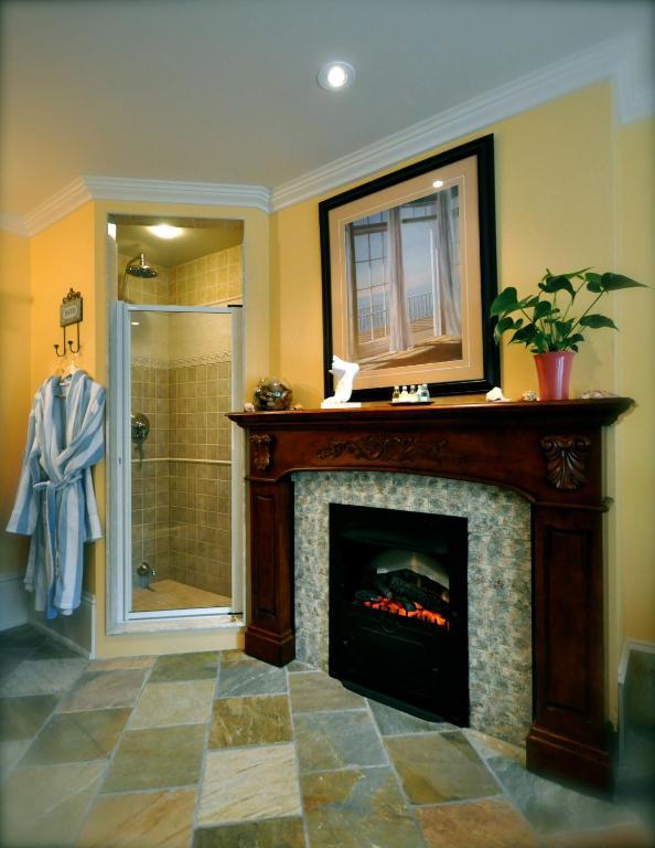 Creighton Manor Inn Bed & Breakfast Orillia Exteriör bild